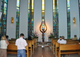 Chapel of Perpetual Adoration (c) milosierdzie.pl