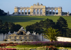 Neptune Fountain and Gloriette, Schönbrunn Palace  © Schloß Schönbrunn Kultur- und Betriebsges.m.b.H./Lammerhuber 