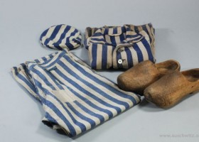 Striped uniform (c) www.auschwitz.org